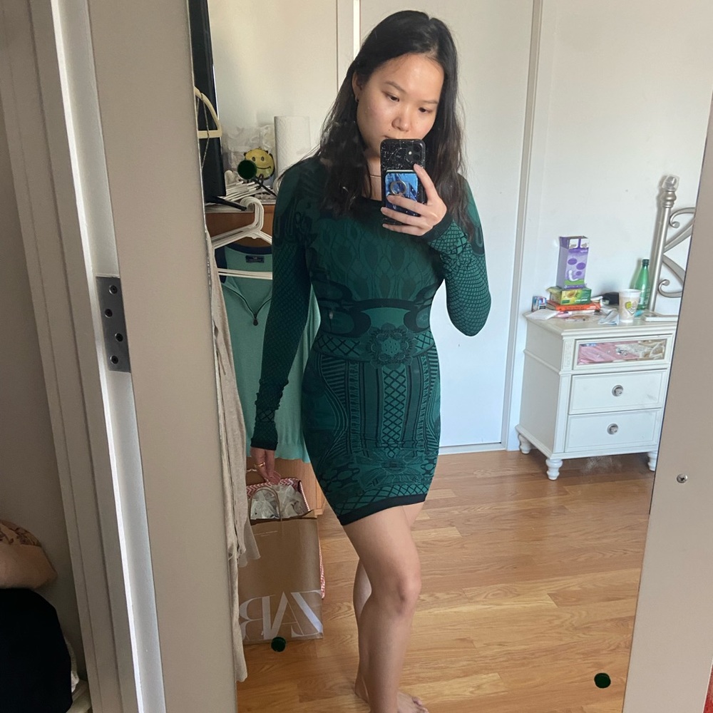 Free People form-fitting tribal-like print dark forest green bodycon dress 👗😍